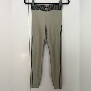 ALO Yoga Line Up Leggings - Limestone